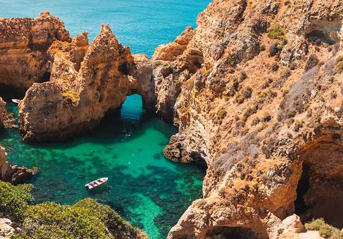 How to Travel the World on a Budget (Demo)